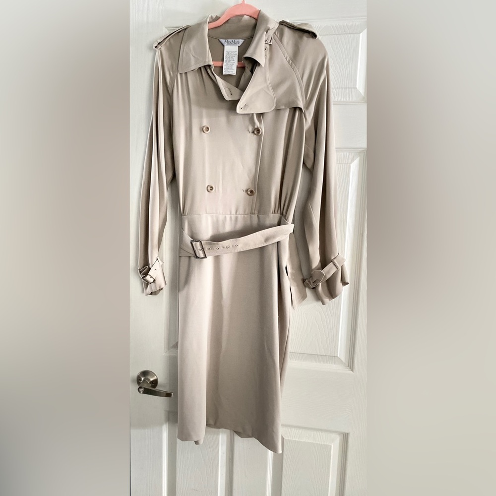 🧥 MAXMARA Shirt Dress. “Trench-Coat-Style”. Size 12. Tan. Excellent Condition!